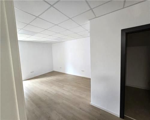 Spatiu comercial 52 mp cu 2 locuri de parcare in zona Turnisor