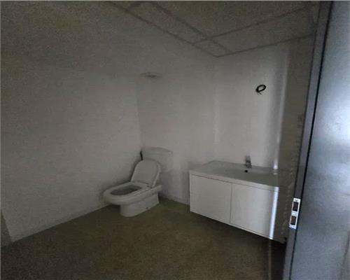 Spatiu comercial 52 mp cu 2 locuri de parcare in zona Turnisor