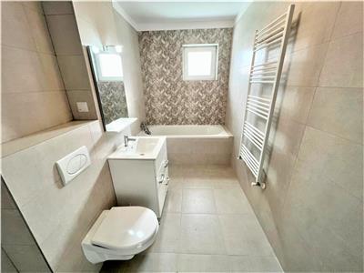 Apartament nou 3 camere terasa si parcare zona Piata Cluj