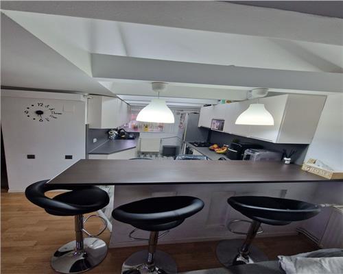 Apartament modern pe 2 niveluri 4 camere 2 bai si 82.4 mpu in Sibiu