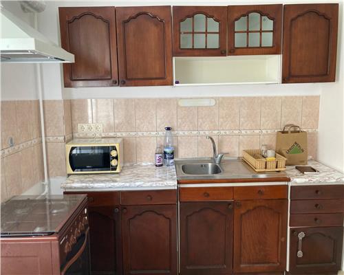 Apartament 2 camere cu balcon si parcare zona Terezian