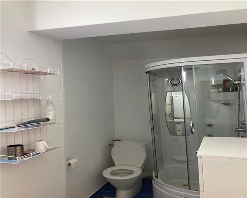 Apartament 2 camere cu balcon si parcare zona Terezian
