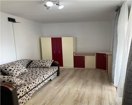 Apartament 2 camere cu balcon si parcare zona Terezian