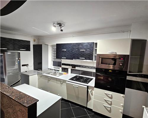 Apartament cochet cu 3 camere balcon si parcare in Cartierul Alma