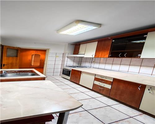 Apartament 2 camere 50mp cu balcon zona Mihai Viteazul