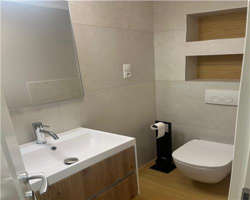 Apartament cu 2 camere 2 bai zona Calea Dumbravii
