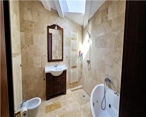 Casa Individuala Eleganta cu 5 Camere Terasa si Gradina in Selimbar