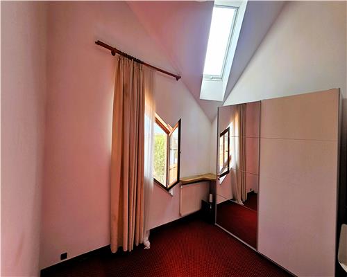 Casa Individuala Eleganta cu 5 Camere Terasa si Gradina in Selimbar