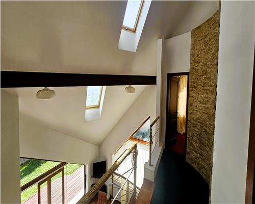 Casa Individuala Eleganta cu 5 Camere Terasa si Gradina in Selimbar