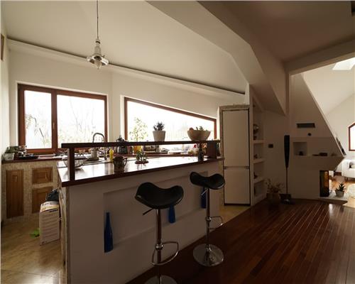Casa Individuala Eleganta cu 5 Camere Terasa si Gradina in Selimbar