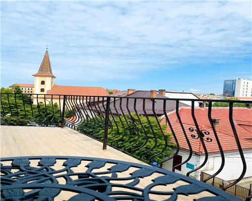 Studio de lux 40 mp cu balcon in zona Centrala