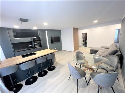Pethouse de lux 4 camere 2 bai 2 terase si parcare in zona Centrala