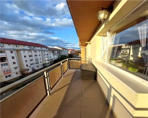 Apartament 2 camere cu balcon si parcare zona Terezian