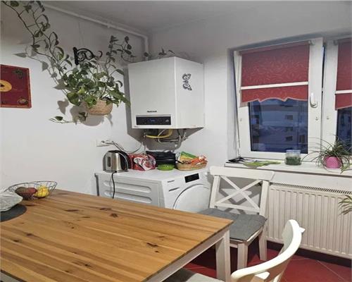 Apartament 2 camere cu balcon si parcare zona Terezian