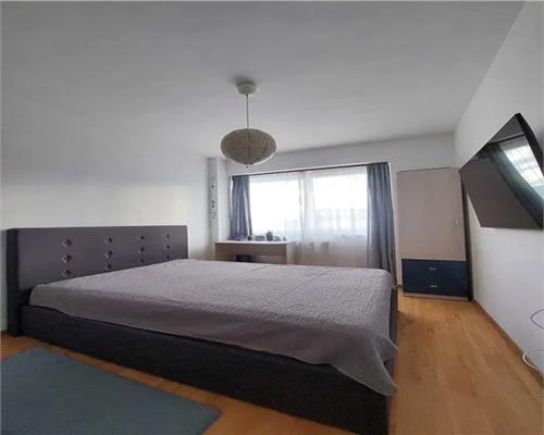 Apartament 2 camere cu balcon si parcare zona Terezian