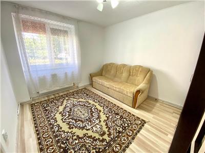 Apartament parter inalt cu 2 camere in zona Milea