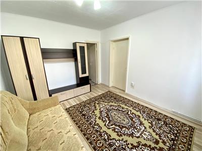 Apartament parter inalt cu 2 camere in zona Milea