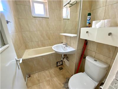 Apartament parter inalt cu 2 camere in zona Milea