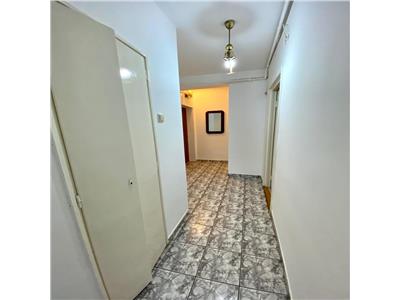 Apartament parter inalt cu 2 camere in zona Milea