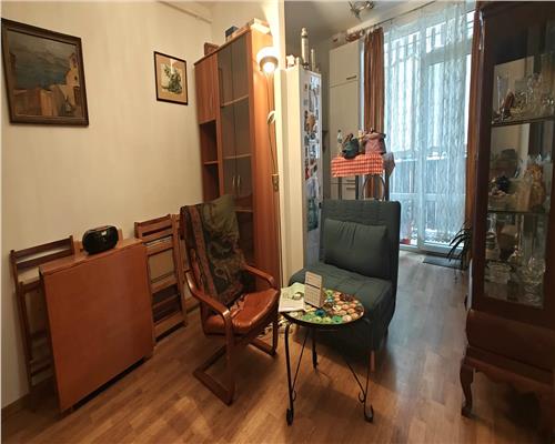 Apartament 3 camere cu gradina 63 mp si loc de parcare zona Calea Cisnadiei