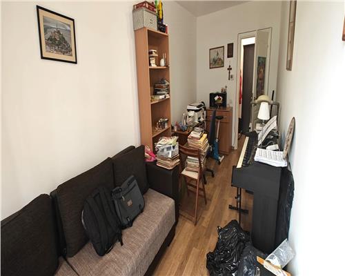 Apartament 3 camere cu gradina 63 mp si loc de parcare zona Calea Cisnadiei
