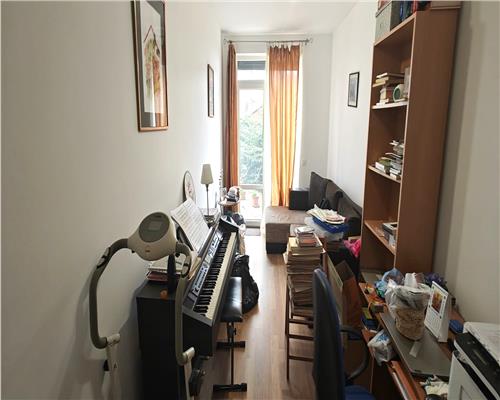 Apartament 3 camere cu gradina 63 mp si loc de parcare zona Calea Cisnadiei