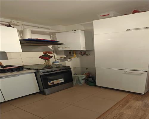 Apartament 3 camere cu gradina 63 mp si loc de parcare zona Calea Cisnadiei