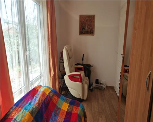 Apartament 3 camere cu gradina 63 mp si loc de parcare zona Calea Cisnadiei