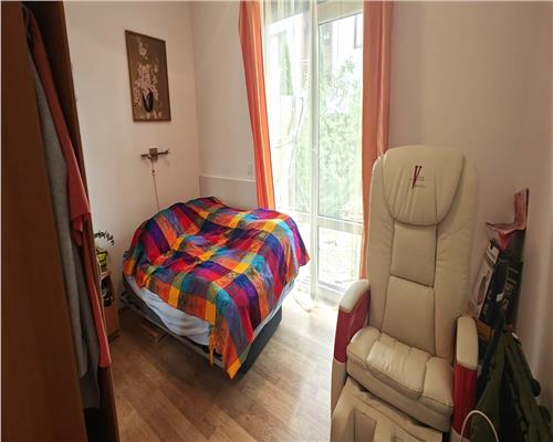 Apartament 3 camere cu gradina 63 mp si loc de parcare zona Calea Cisnadiei