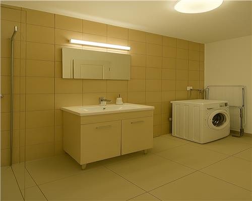 Apartament 3 camere strand 65 mp utili  parter