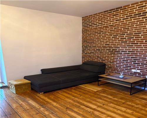 Apartament renovat cu 2 camere in zona ultracentrala