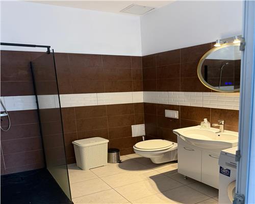 Apartament renovat cu 2 camere in zona ultracentrala