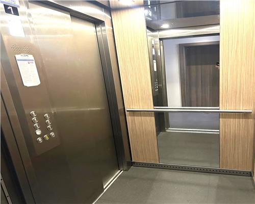 Apartament etajul 2 cu 2 camere balcon parcare Mega Image