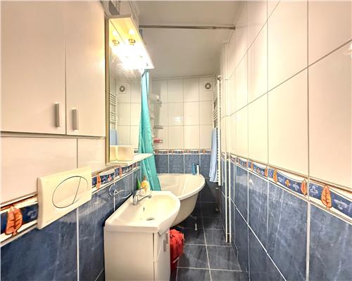 Apartament in exclusivitate 3 camere balcon pe Semaforului