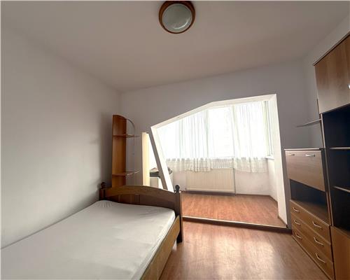 Apartament in exclusivitate 3 camere balcon pe Semaforului
