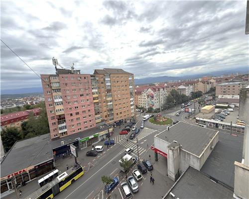 Apartament in exclusivitate 3 camere balcon pe Semaforului