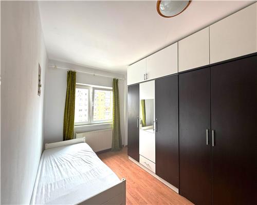 Apartament in exclusivitate 3 camere balcon pe Semaforului