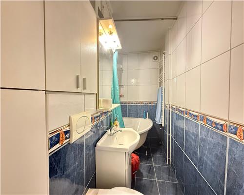 Apartament in exclusivitate 3 camere balcon pe Semaforului
