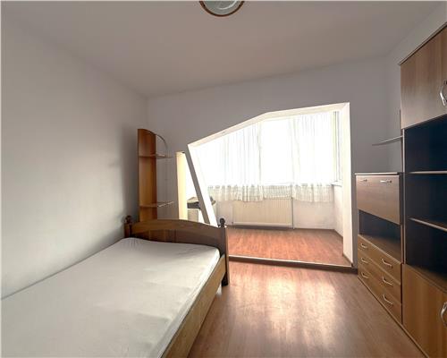 Apartament in exclusivitate 3 camere balcon pe Semaforului