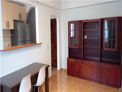 Apartament cu 3 camere si balcon in zona Vasile Aaron