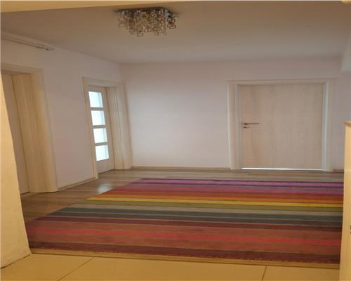 Apartament modern 3 camere 2 balcoane si parcare privata pe Dna Stanca