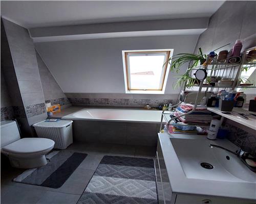Apartament 2 camere decomandat loc parcare zona Lacul lui Binder