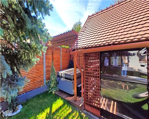 Casa de lux cu 4 camere in Parcul Sub Arini