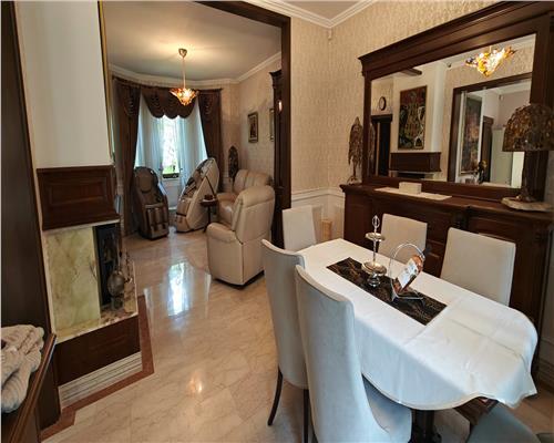 Casa de lux cu 4 camere in Parcul Sub Arini