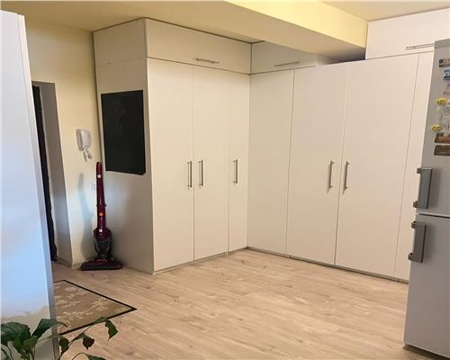 Apartament 3 camere cu balcon Doamna  Stanca