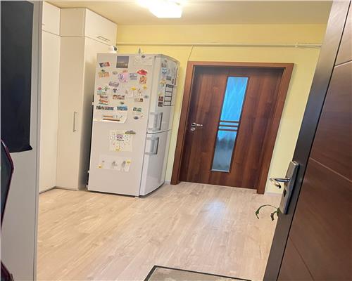 Apartament 3 camere cu balcon Doamna  Stanca