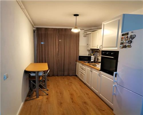 Apartament 3 camere 2 balcoane loc parcare 56mp zona Calea Surii Mici