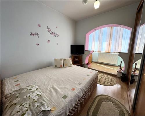 Apartament decomandat cu 3 camere 2 balcoane si pivnita in Valea Aurie