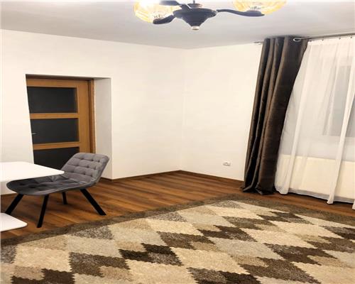 Apartament la Casa 80mp Renovat Recent in zona Compa
