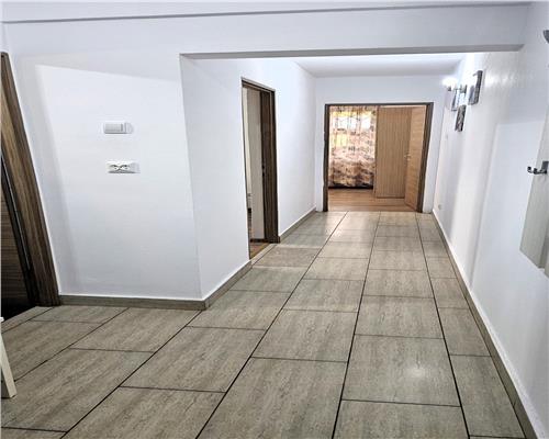 Apartament 2 camere decomandat 47mp zona CEC